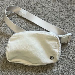 NWOT lululemon belt bag white